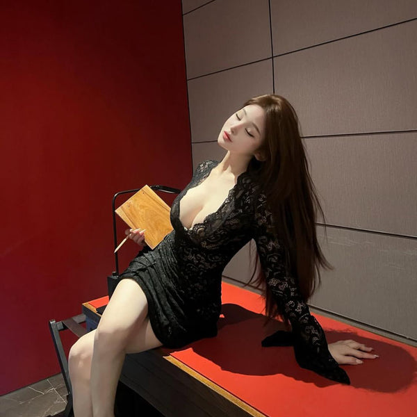 Pure Desire Style Sexy Lace V-neck Dress Low-cut Mature Lady Flare Sleeve Black Slimming Short Dress