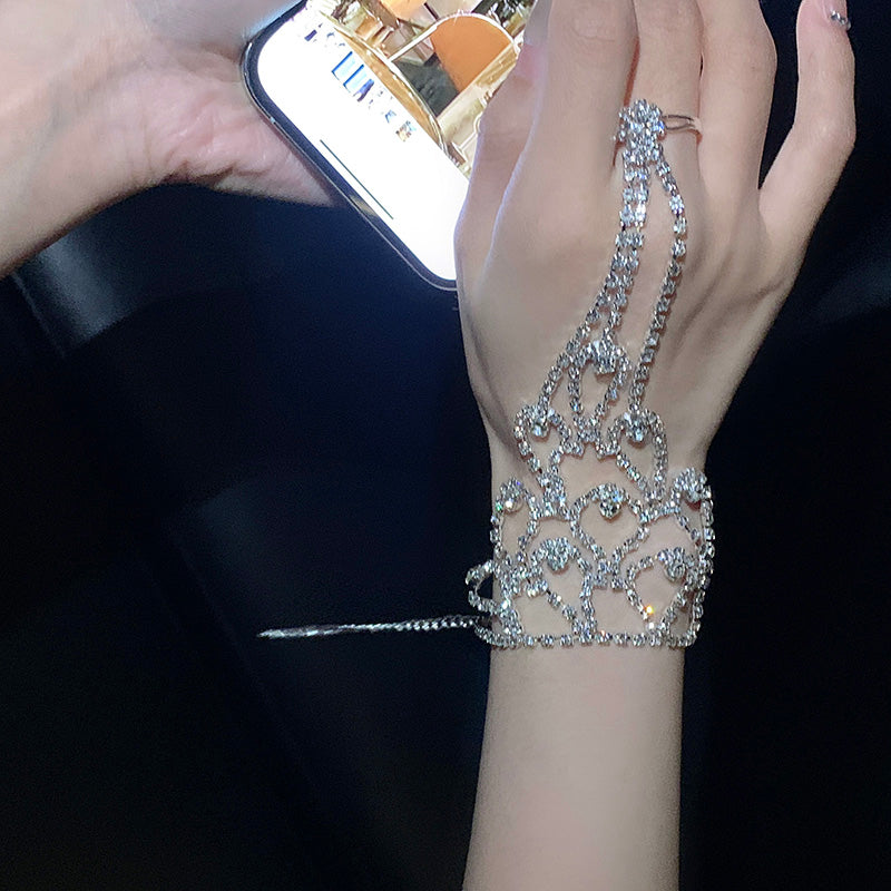 Luxury Sparkling Full Diamond Bracelet for Women High-end Sense Temperament Ring Bracelet Integrated Back Chain Connected Finger Ring Jewelry