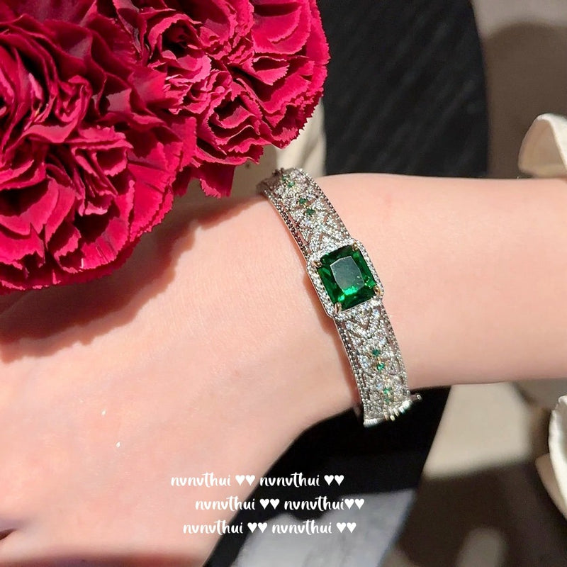 Textured Carved Gold Peacock Green Firework Zircon Bracelet Antique Feel 18K Gold Plated Honeycomb Emerald Zircon Bracelet