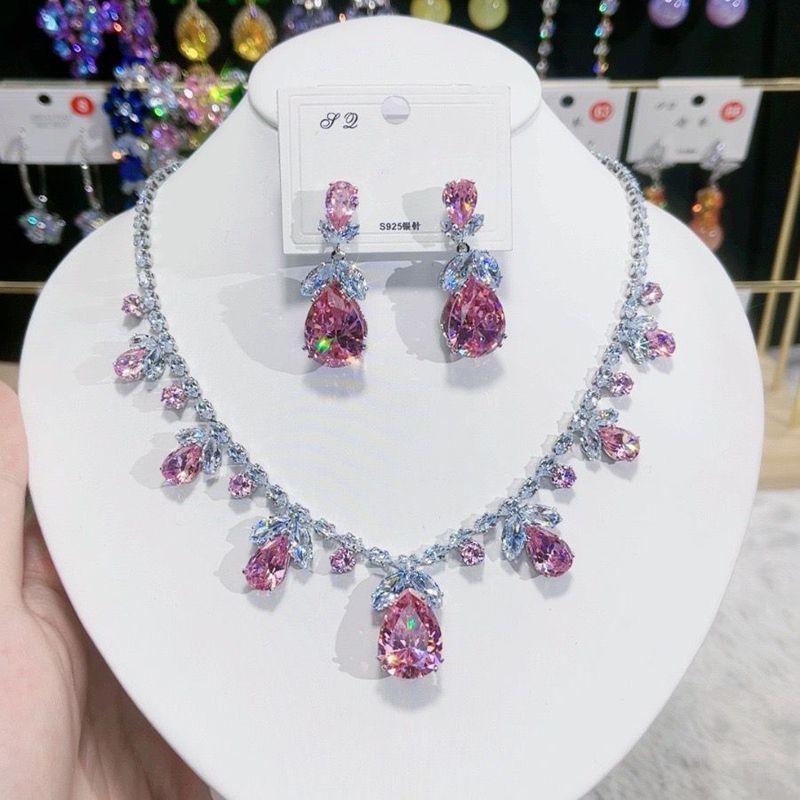 Celebrity light luxury small fragrance luxury rhinestone necklace pink big diamond full of diamonds noble thousand gold wind zircon set necklace