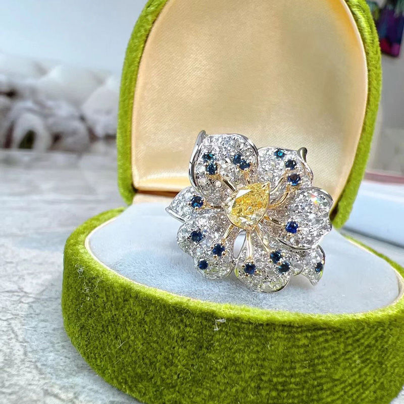 Qianjin Wind Premium Sense Color Treasure Exquisite Water Drop Ring Opening Cold Full Diamond Niche Design Flower Ring Female